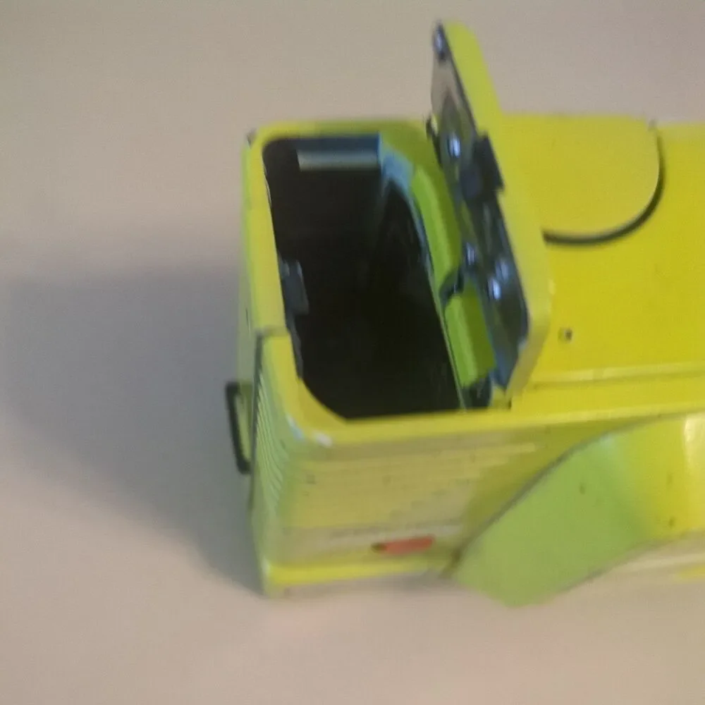 Vintage VTG Kalimar DX:35 Yellow 35mm Auto Focus Camera-circa 1985 Not Tested